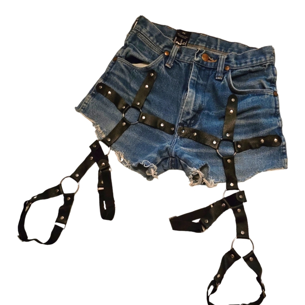 Wrangler American Vintage Cutoff Shorts Faux Leather Studded Garters size 25